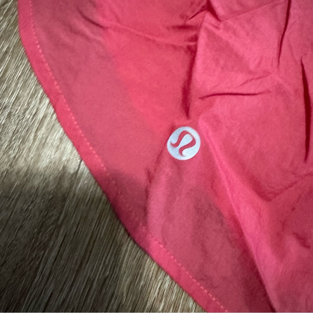 Lululemon Dolphin-Hem Mid-Rise Running Short 3" - Picture 9 of 9